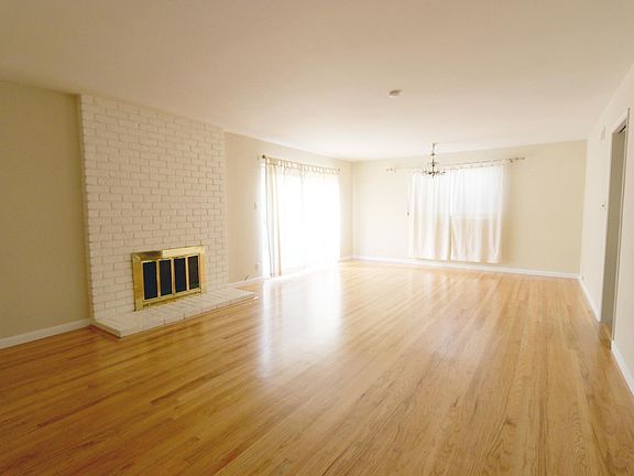 2nd image of 6838 Westmoor Way