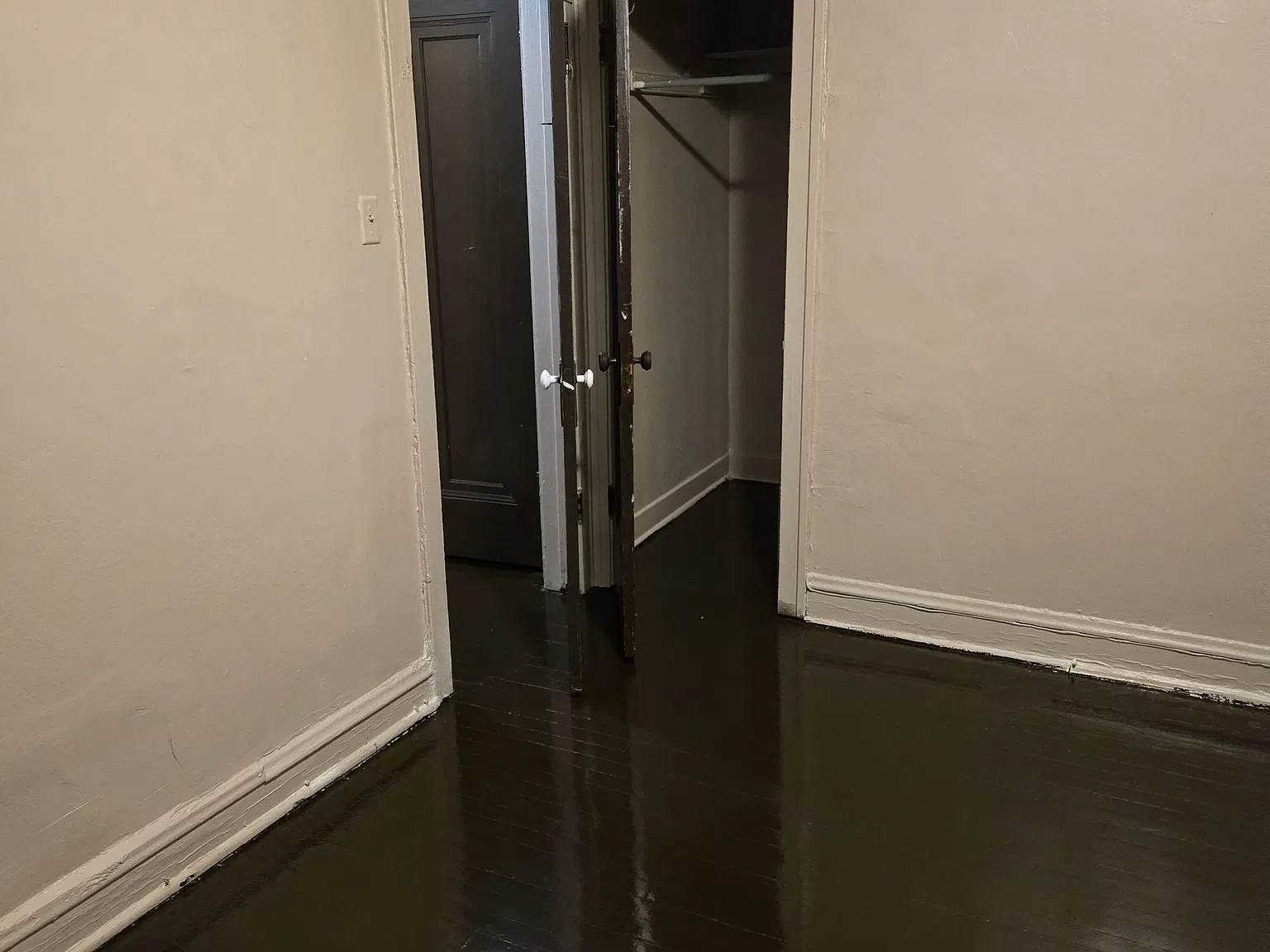 1 bed, 1200 sqft, $1,000 — Photo 1