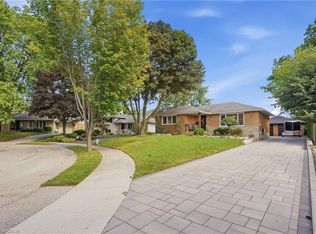 15 Linton Pl, Kitchener, ON N2B2K1