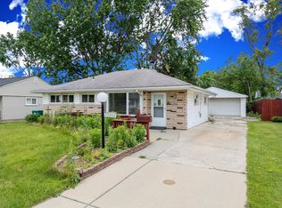 29442 Kathryn St, Garden City, MI 48135