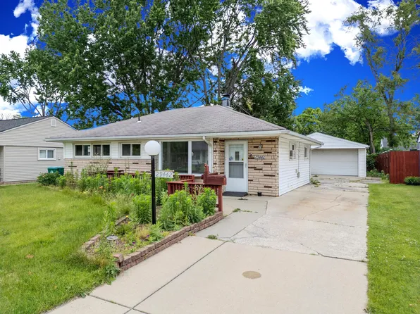 29442 Kathryn St, Garden City, MI 48135
