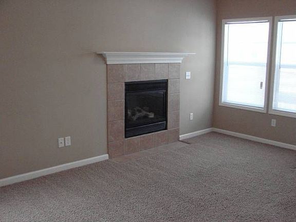 living room w/ fireplace