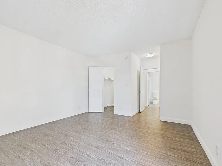 3749 McLaughlin Ave. — Photo 45