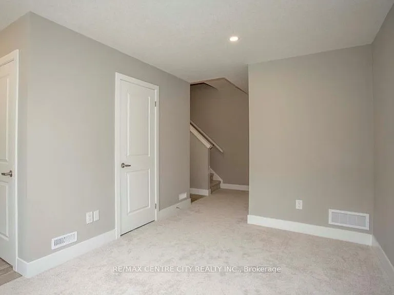 2070 Meadowgate Blvd #37 — Photo 4