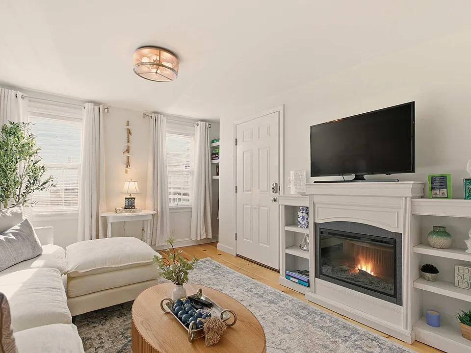 38 Pope St #1