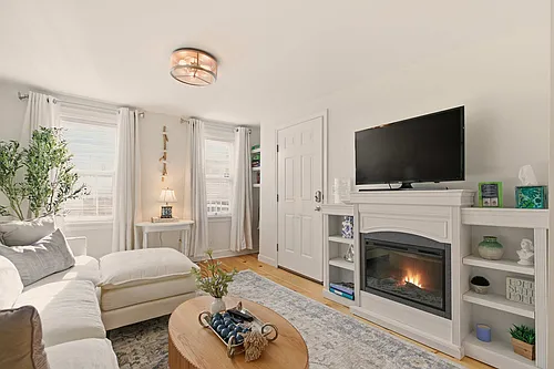 38 Pope St #1 Photo 1