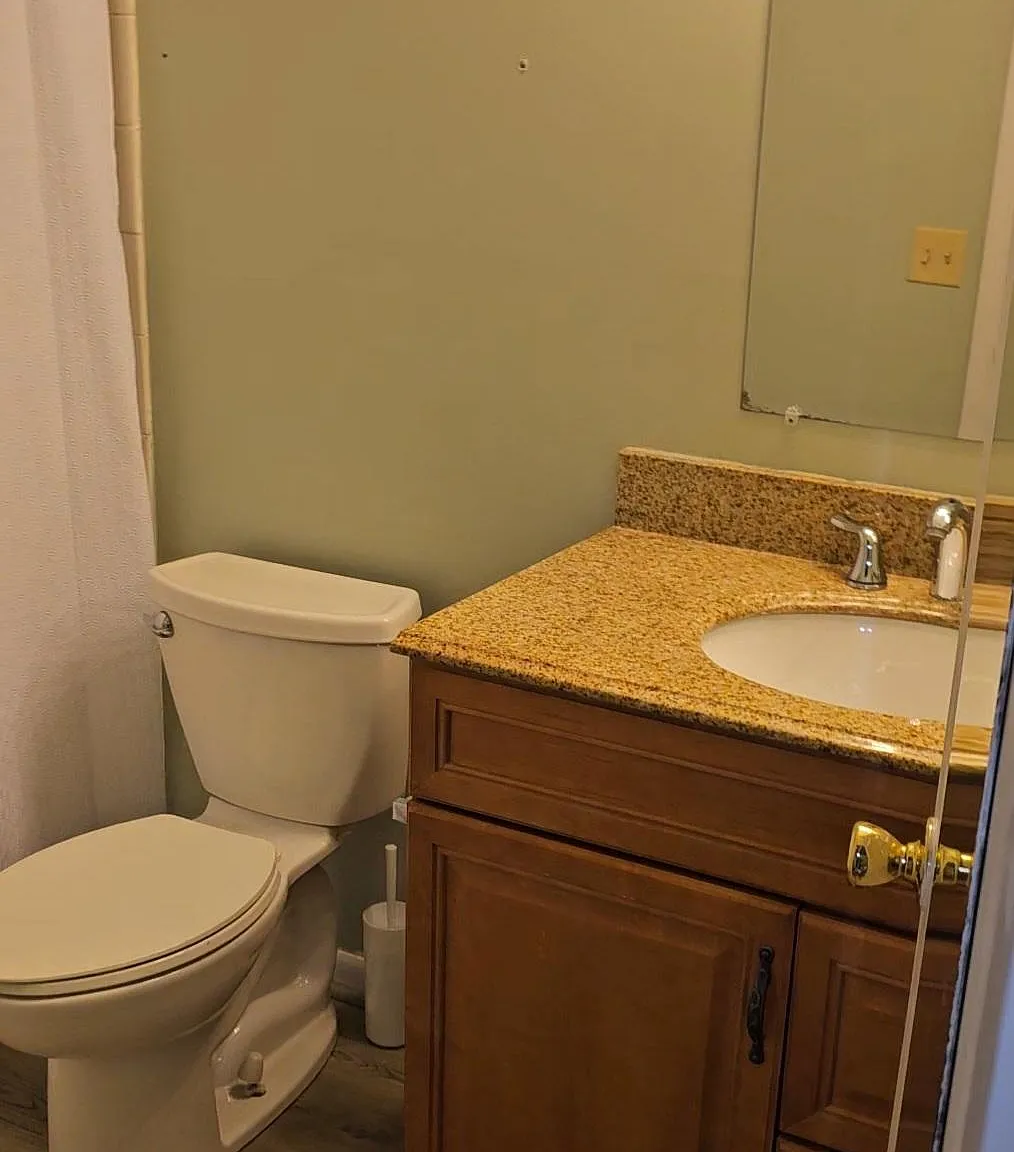2 bed, 950 sqft, $1,400 — Photo 3