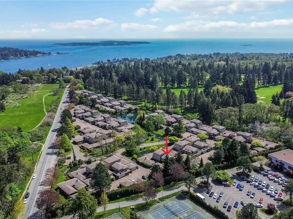 2345 Cedar Hill Cross Rd #157, Oak Bay, BC V8P 5M8