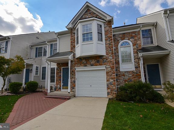 3rd image of 29 Farmington Ct