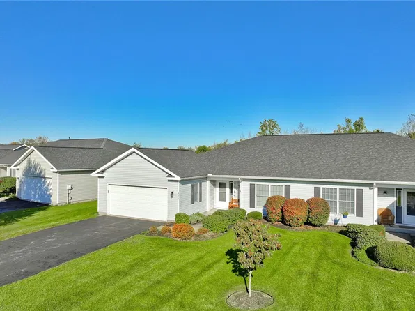 328 Walker Dr, Canandaigua, NY 14424
