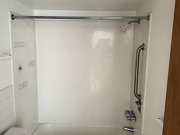 5th image of 370 Newton Cir APT 404