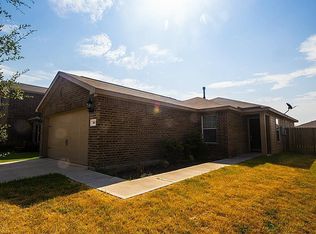 910 Paradise Rd, Baytown, TX 77521