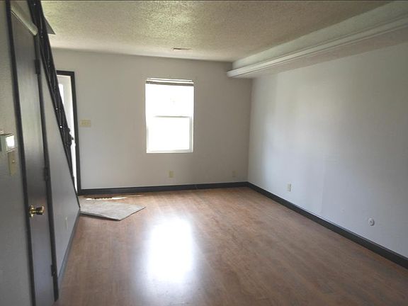 2nd image of 1139 N Park Ave