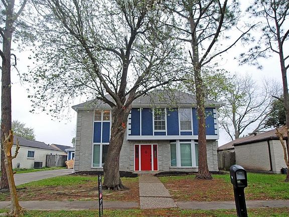 2nd image of 811 Bradwell Dr