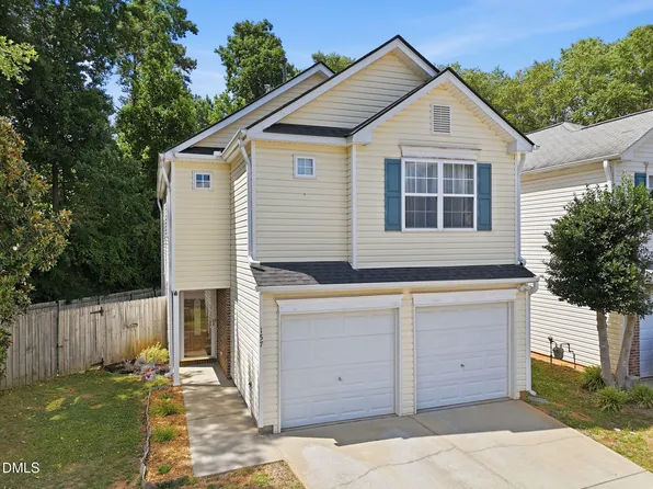 157 Lacombe Ct, Holly Springs, NC 27540
