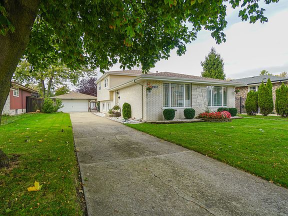 3rd image of 9932 S Menard Ave