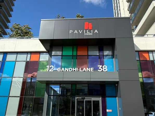 38 Gandhi Ln #1812, Markham, ON L3T 0G4