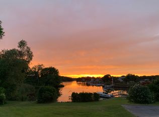 10 Delray Dr, Narragansett, RI 02882