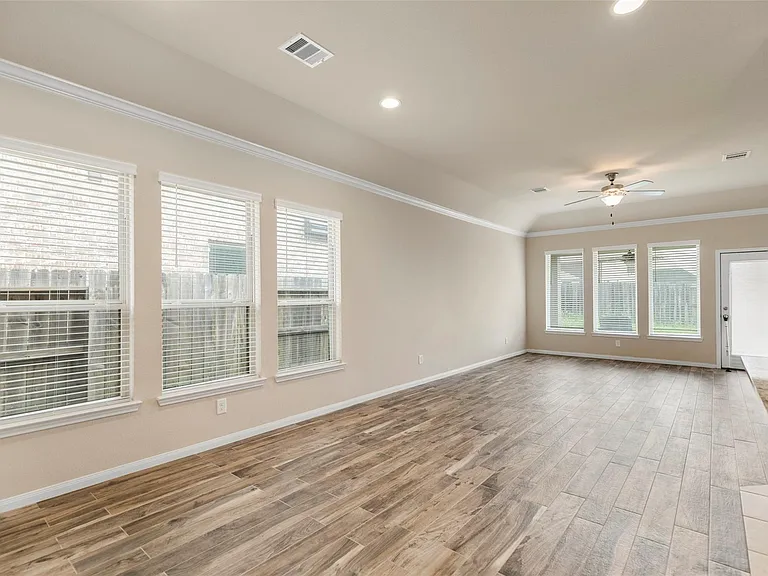 15714 Highlands Cove Dr — Photo 3