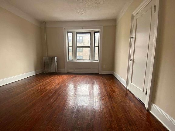 4th image of 565 W 139th St #42B