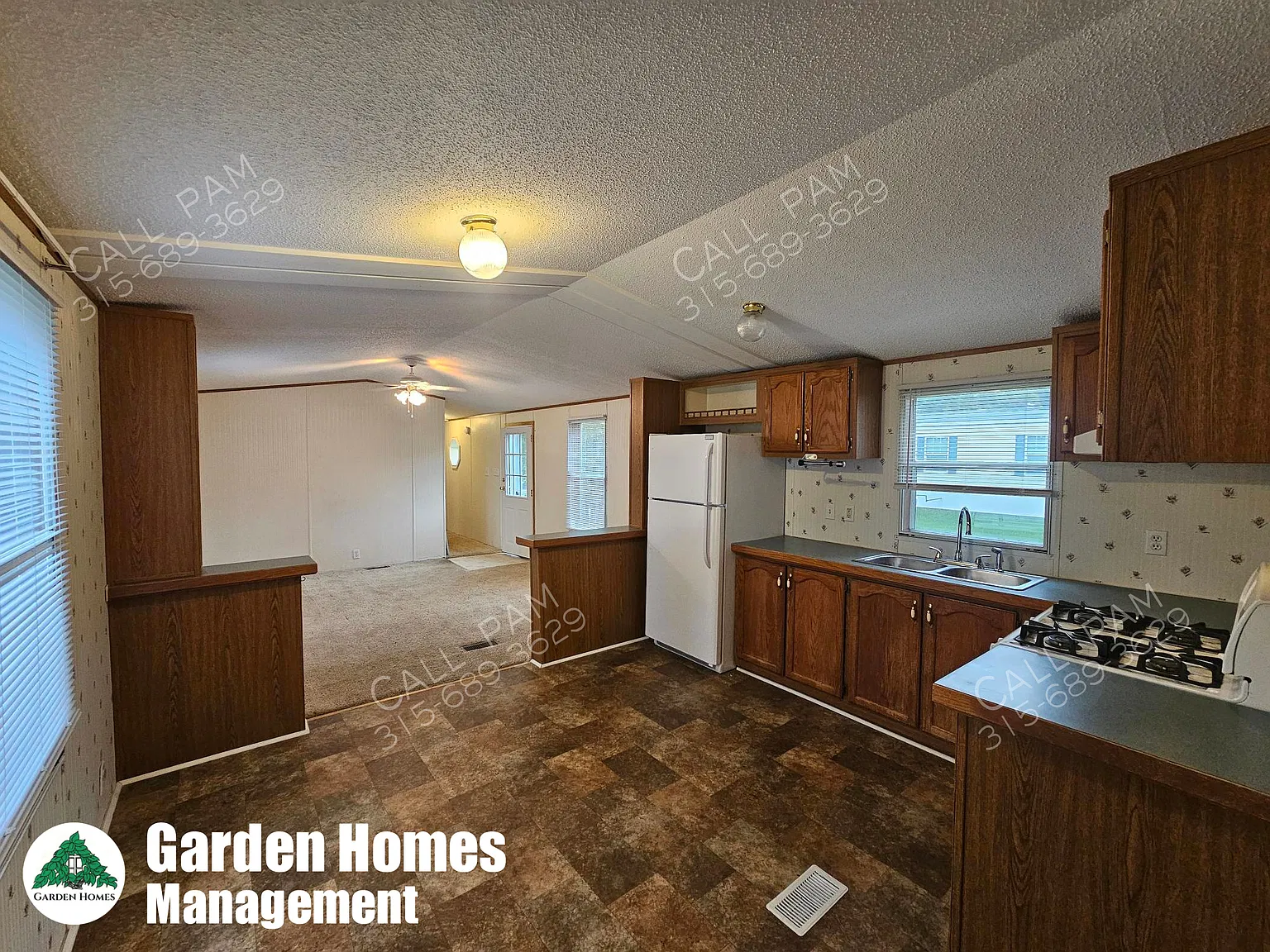 3 bed, 1.5 bath, 924 sqft, $1,425 — Photo 2