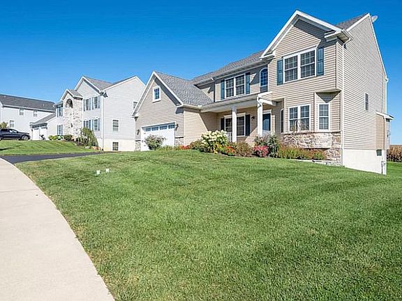 4th image of 113 Edinboro Ln
