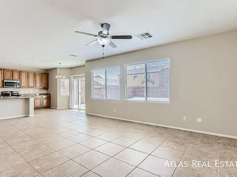 1009 Barron Creek Ave — Photo 8