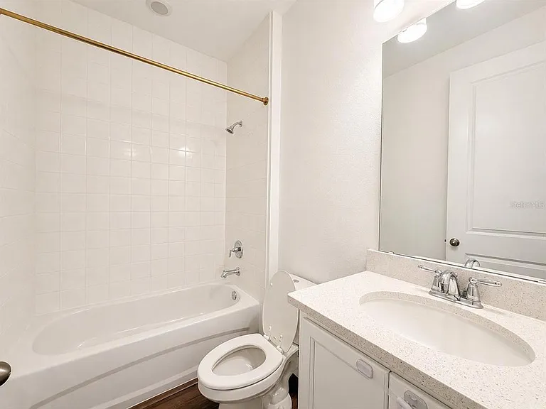 2272 Derwent Dr — Photo 6