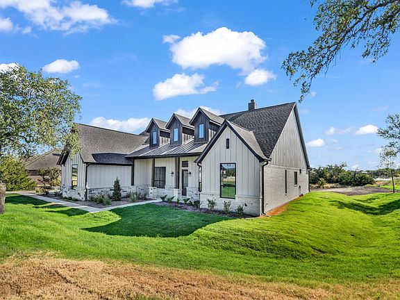 4th image of 740 Burr Oak Ln