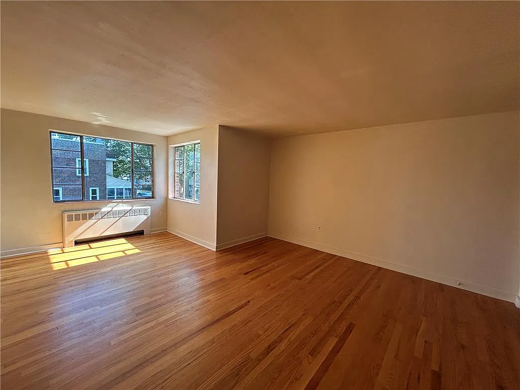 2 bed, 1.0 bath, 800 sqft, $1,595 — Photo 2