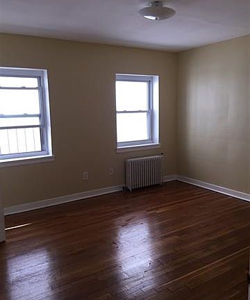 5th image of 40 Glenwood Ave APT 3E