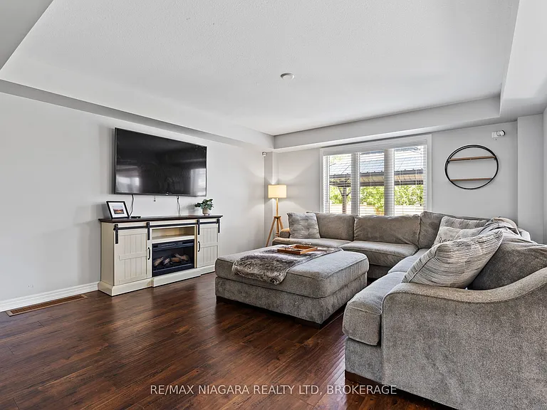 7 Riley Ave — Photo 7