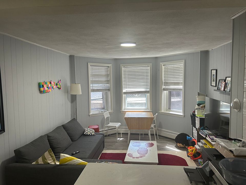 1st image of 11 Boardman St