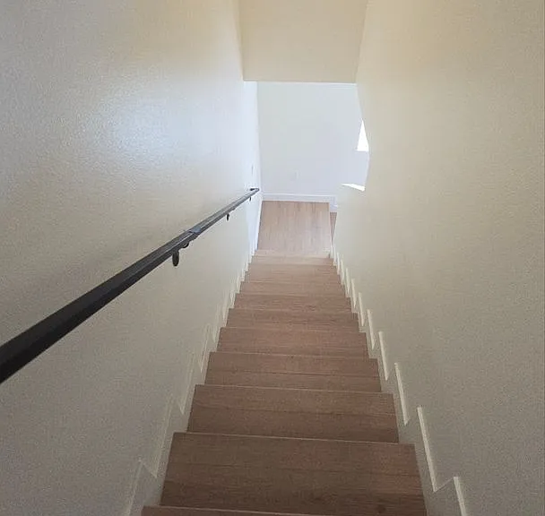 33(835E) — Photo 11