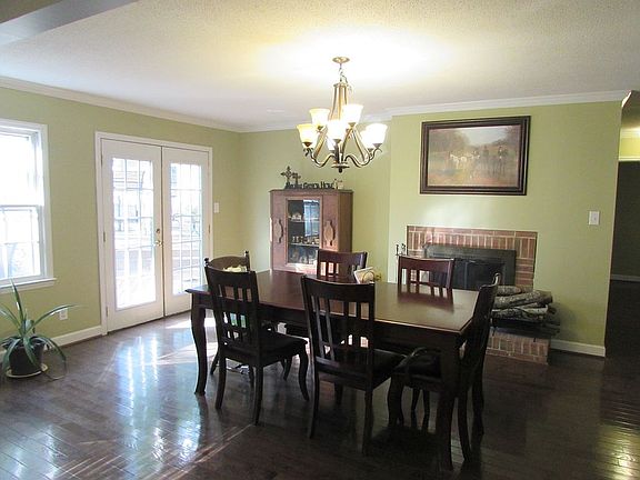 3rd image of 3067 Pinetuck Ln