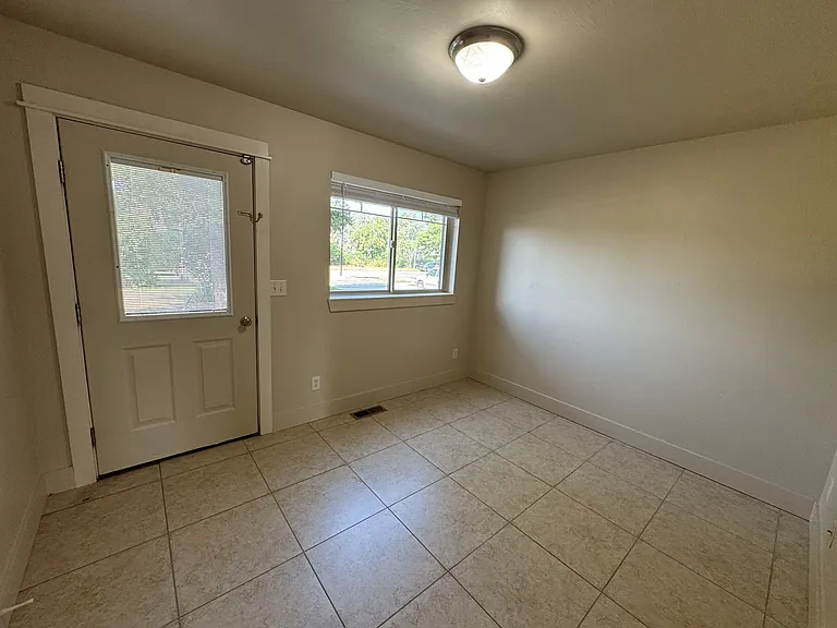 606 Minnesota St — Photo 12