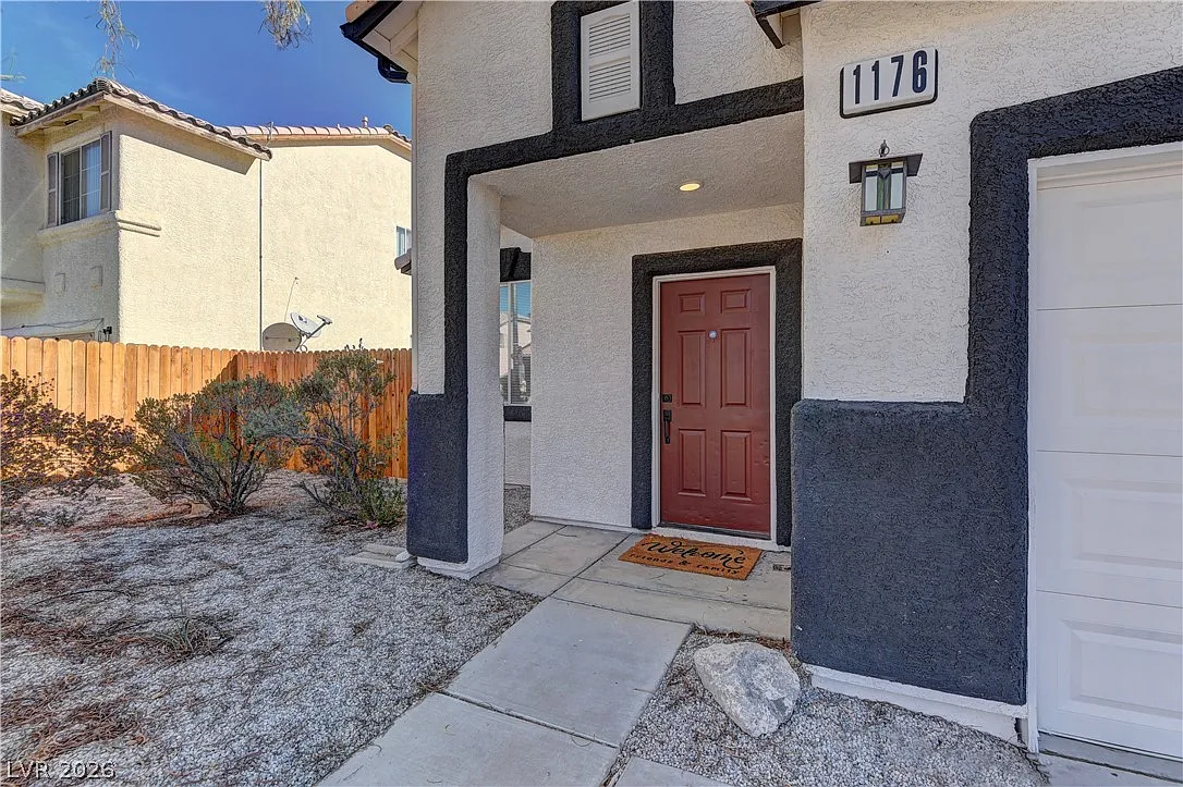 3 bed, 2.0 bath, 1602 sqft, $2,499 — Photo 2