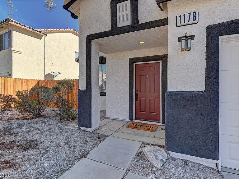 1176 Colgate Ln — Photo 2