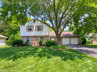 4672 Argyle Dr, Troy, MI 48085