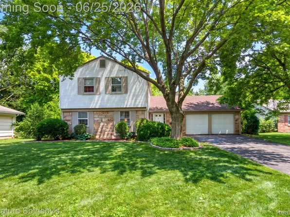 4672 Argyle Dr, Troy, MI 48085