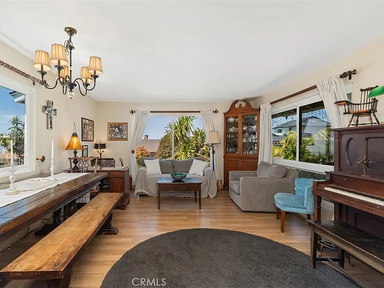 3068 Zell Dr — Photo 10