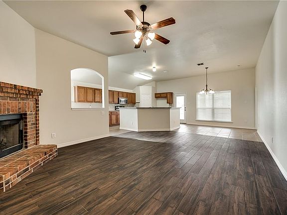 3rd image of 3716 Hazel Dr