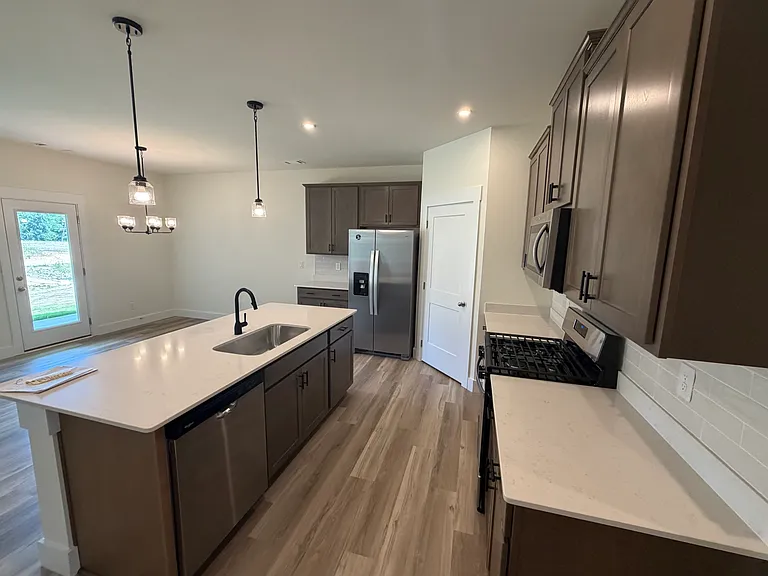 3796 Hawks Creek Dr — Photo 7