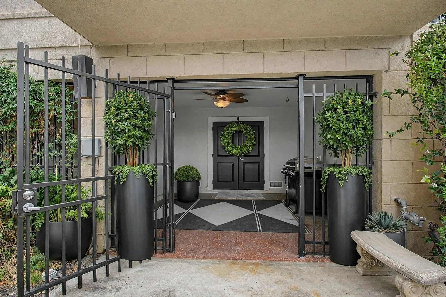 2 bed, 2.5 bath, 1478 sqft, $2,450 — Photo 2