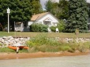 3090 Glenwood Dr, Boyne City, MI 49712