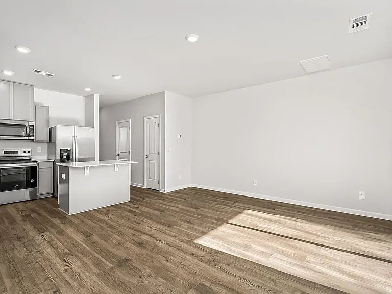 1024 Keyes Pl — Photo 8