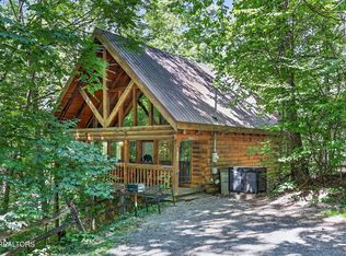 2029 Beach Front Dr, Sevierville, TN 37876