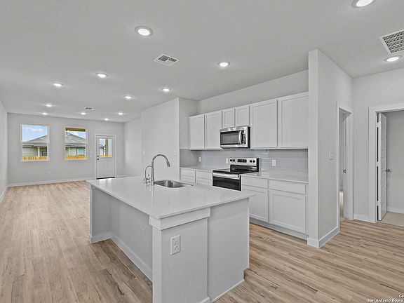 4th image of 10703 Gilmore Garden