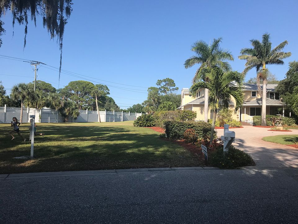 1st image of 8811 Fishermens Bay Dr