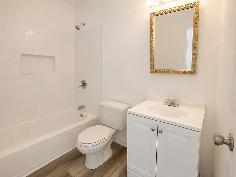100 Lewis Dr #9D — Photo 7
